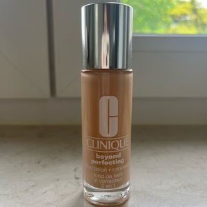 Clinique Beyond Perfecting Foundation+Concealer 2-in-1 in 6.5 Buttermilk (VF-N)